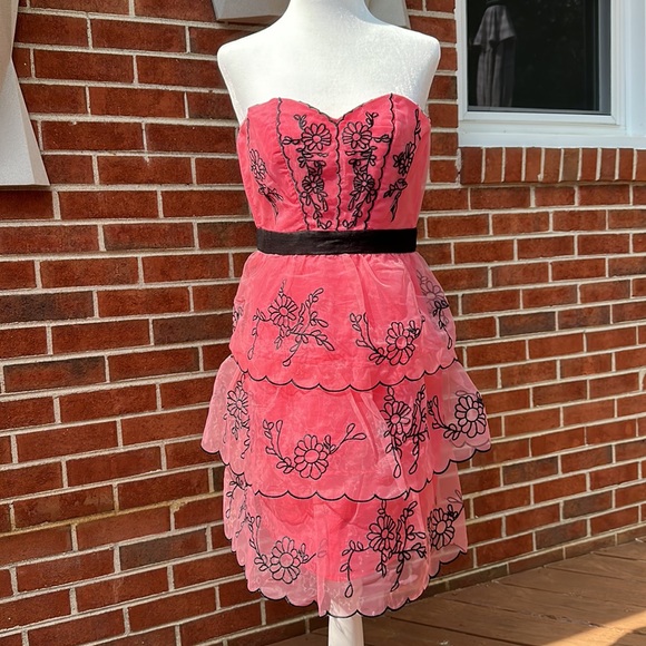 Minuet Petite Dresses & Skirts - Minuet Hot Pink Strapless Mini Dress NWT Size S